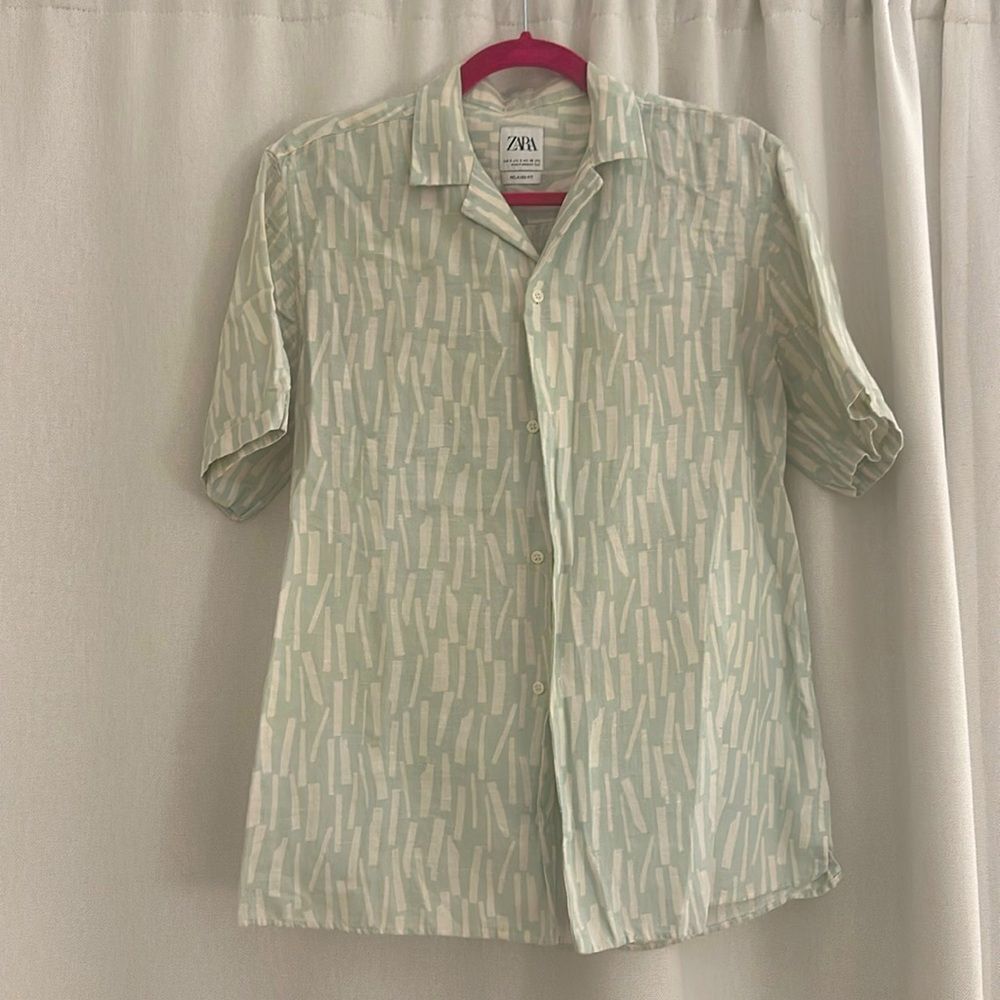 ZARA Men’s Patterned Short Sleeve Button Down